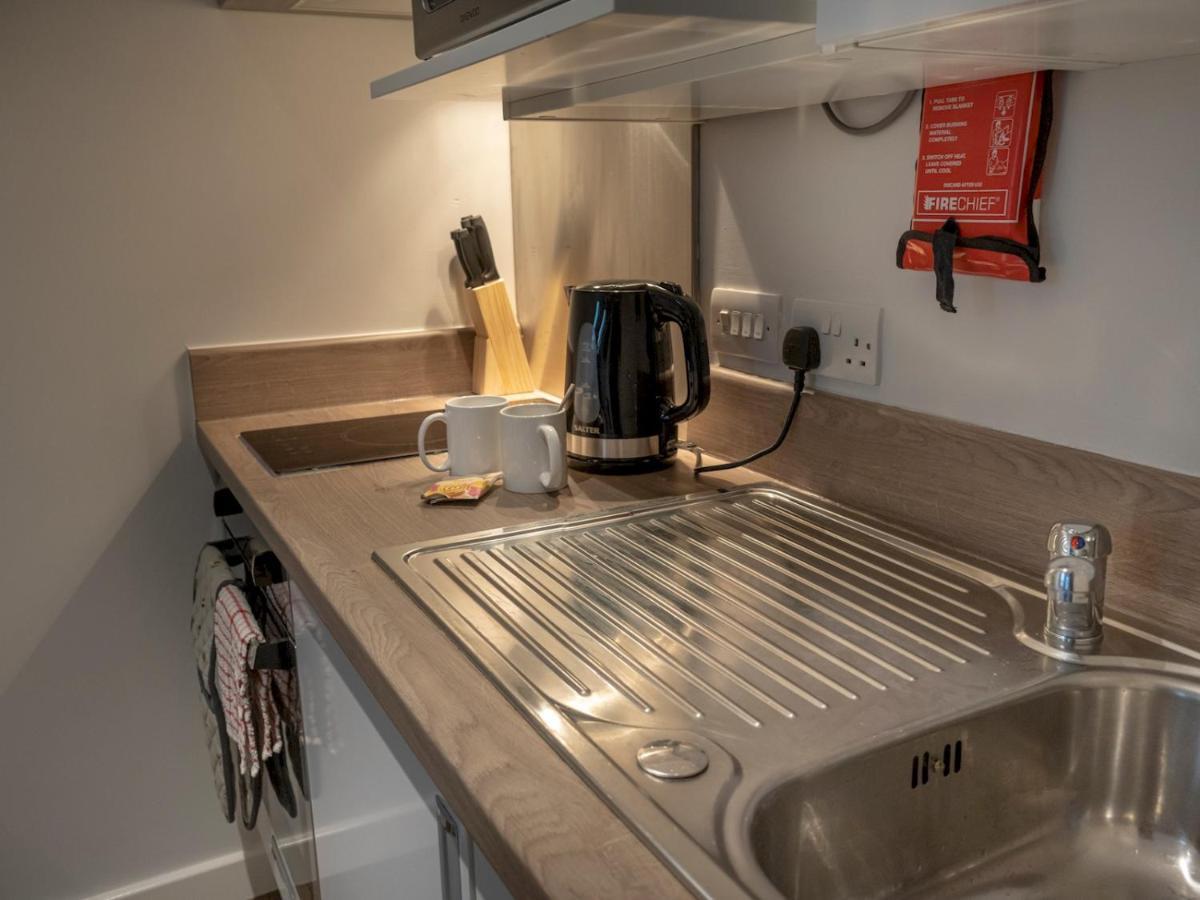 Pass The Keys Cosy High Street Studio With Free Parking Apartment ลินคอล์น ภายนอก รูปภาพ